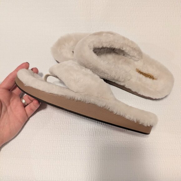 OLUKAI Kipe'a Heu Wool Shearling Fuzzy Slipper Sandals 10 Fuzzy Soft All-Year - Picture 9 of 12